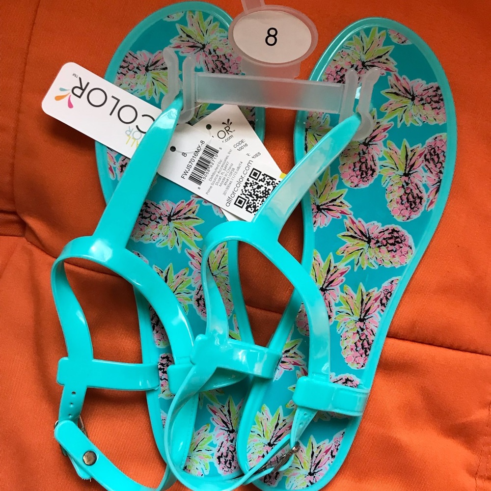 NWT Aqua Jelly T-strap Sandals